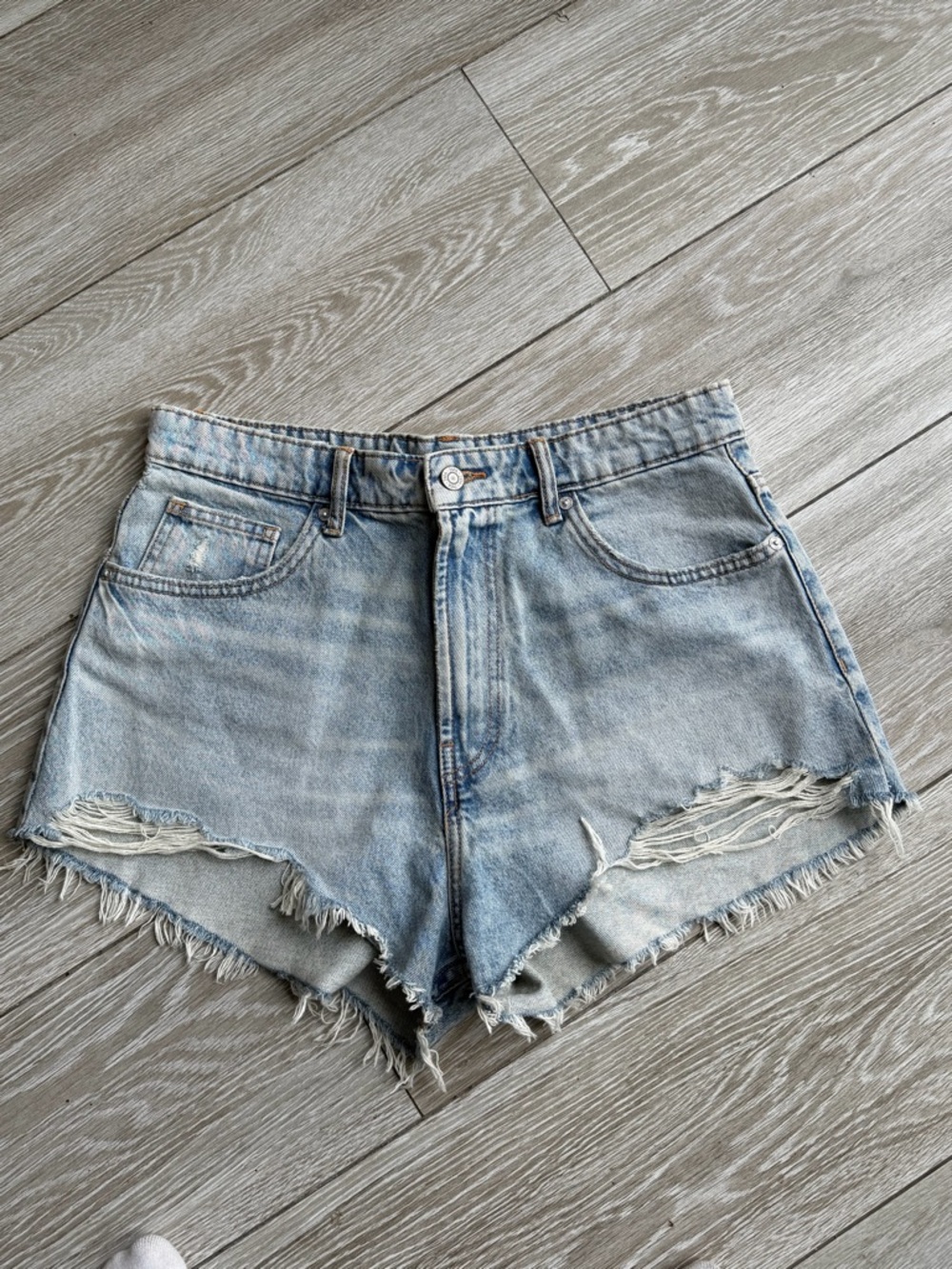 Zara Light Wash Ripped Denim Shorts